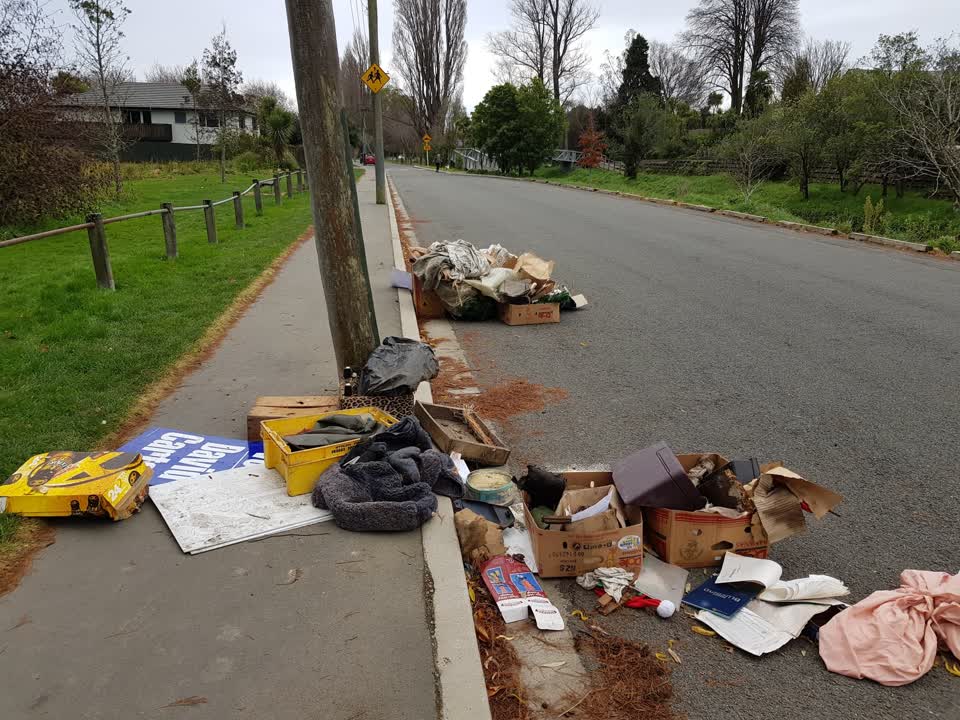 The photograph attached to this rubbish/recycling report