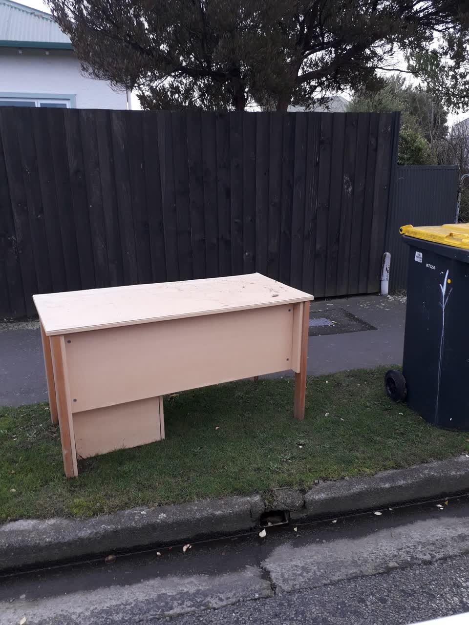 The photograph attached to this rubbish/recycling report