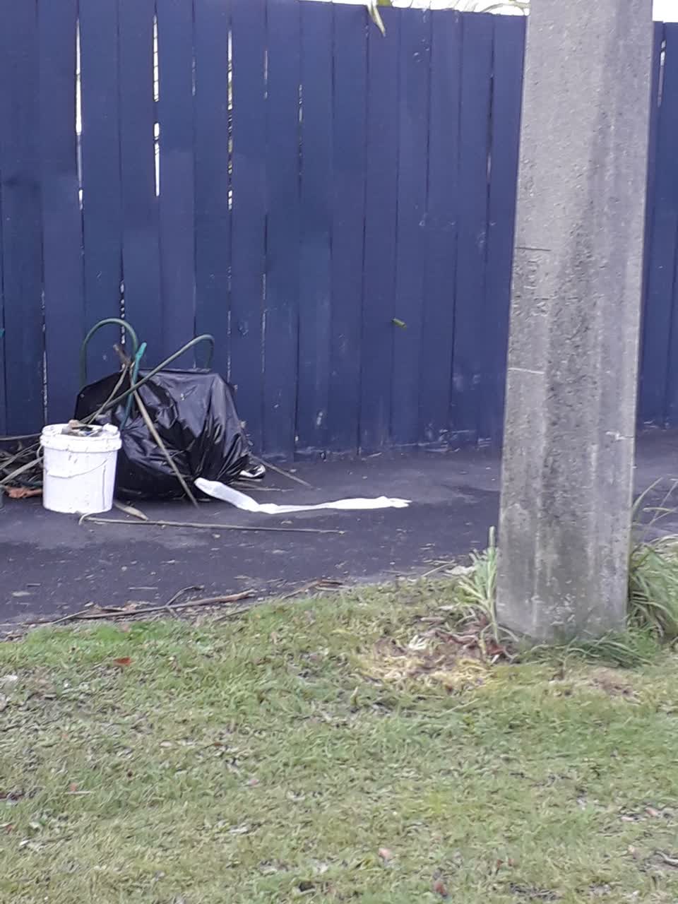 The photograph attached to this rubbish/recycling report