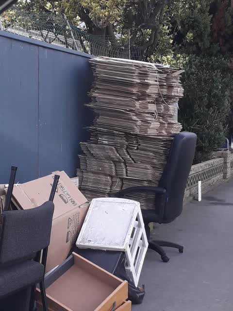 Rubbish/Recycling, a report photo