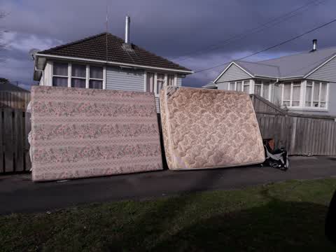 Rubbish/Recycling, a report photo