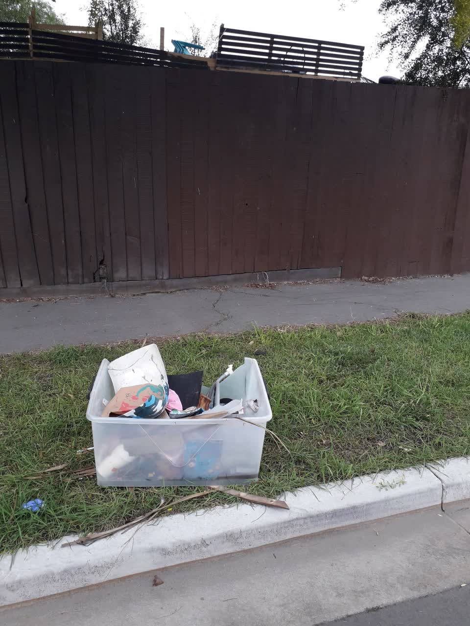 The photograph attached to this rubbish/recycling report