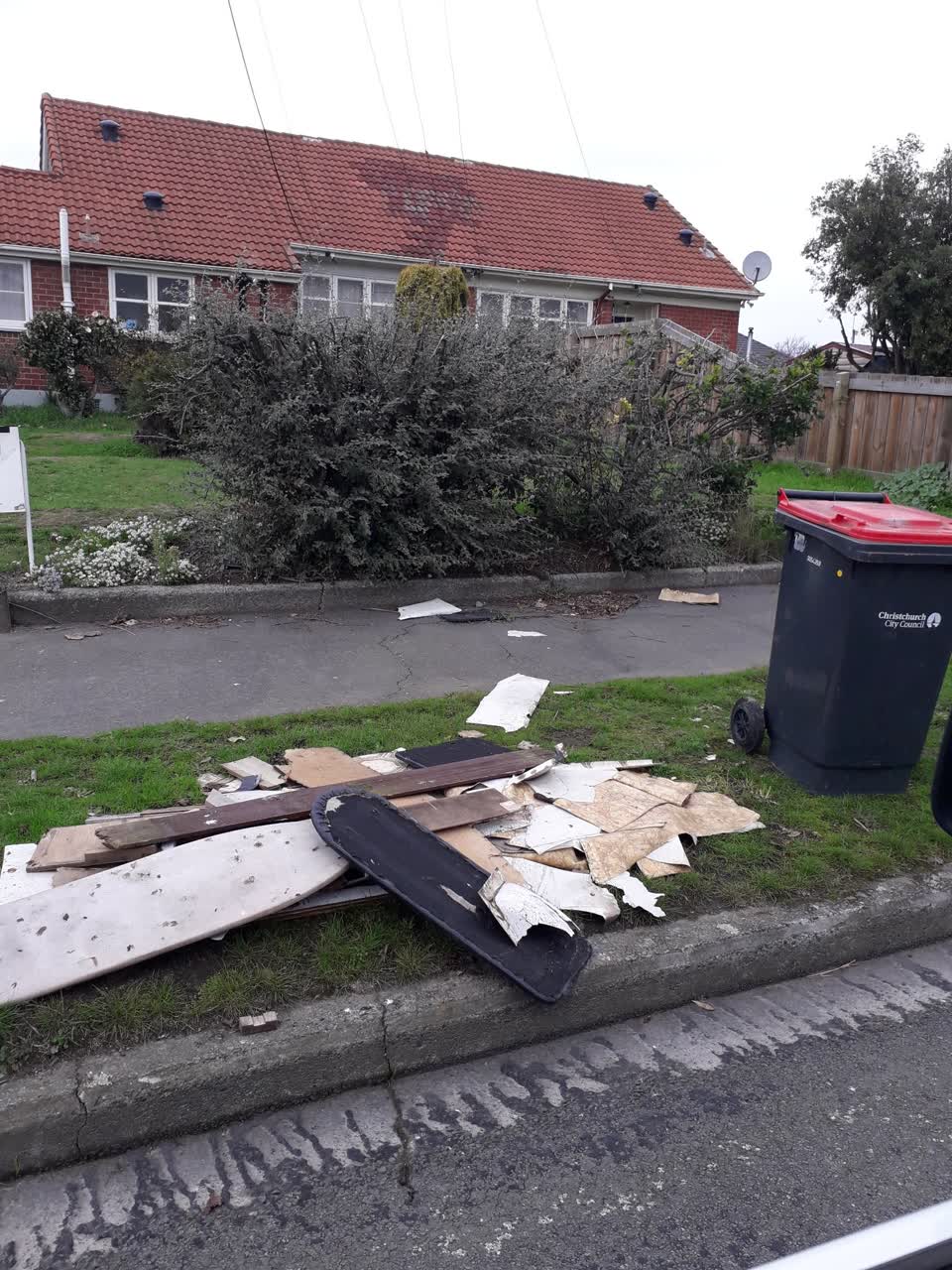The photograph attached to this rubbish/recycling report