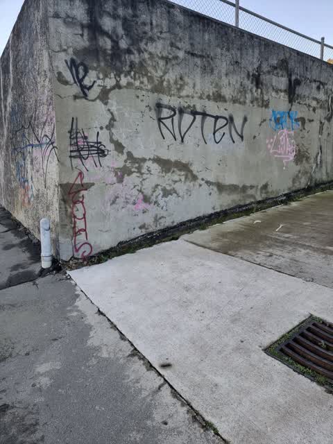 Graffiti, a report photo