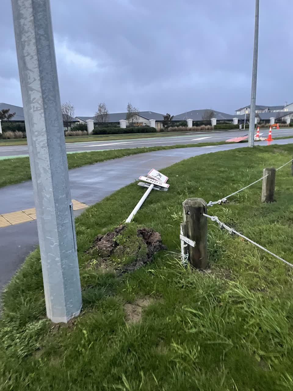 The photograph attached to this roading/streets report