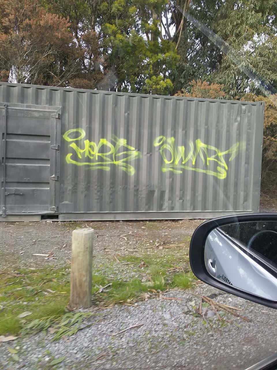 The photograph attached to this graffiti report