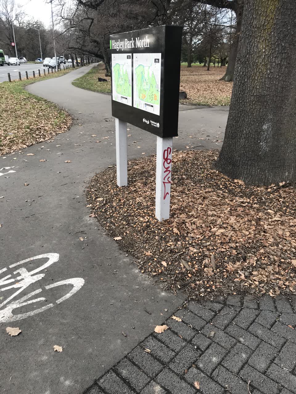 The photograph attached to this graffiti report