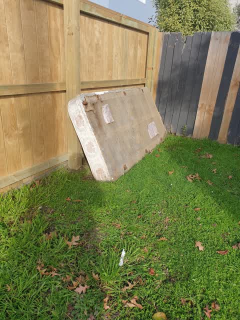 Rubbish/Recycling, a report photo