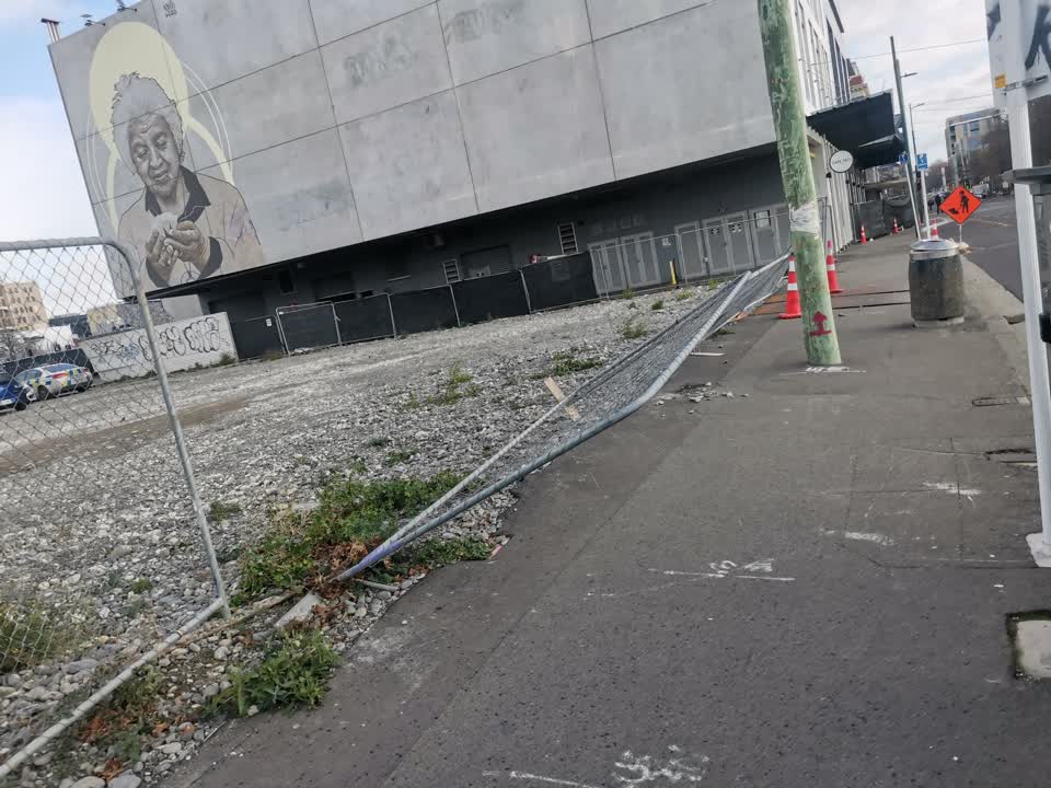The photograph attached to this roading/streets report