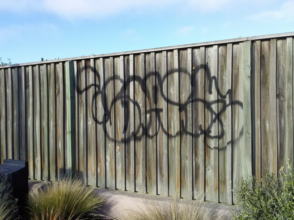 The photograph attached to this graffiti report