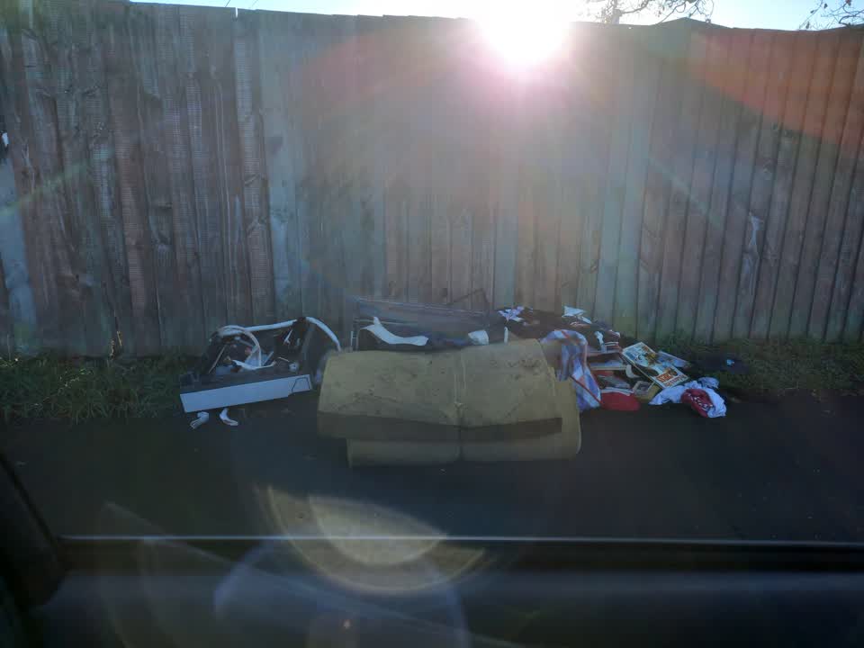 The photograph attached to this rubbish/recycling report