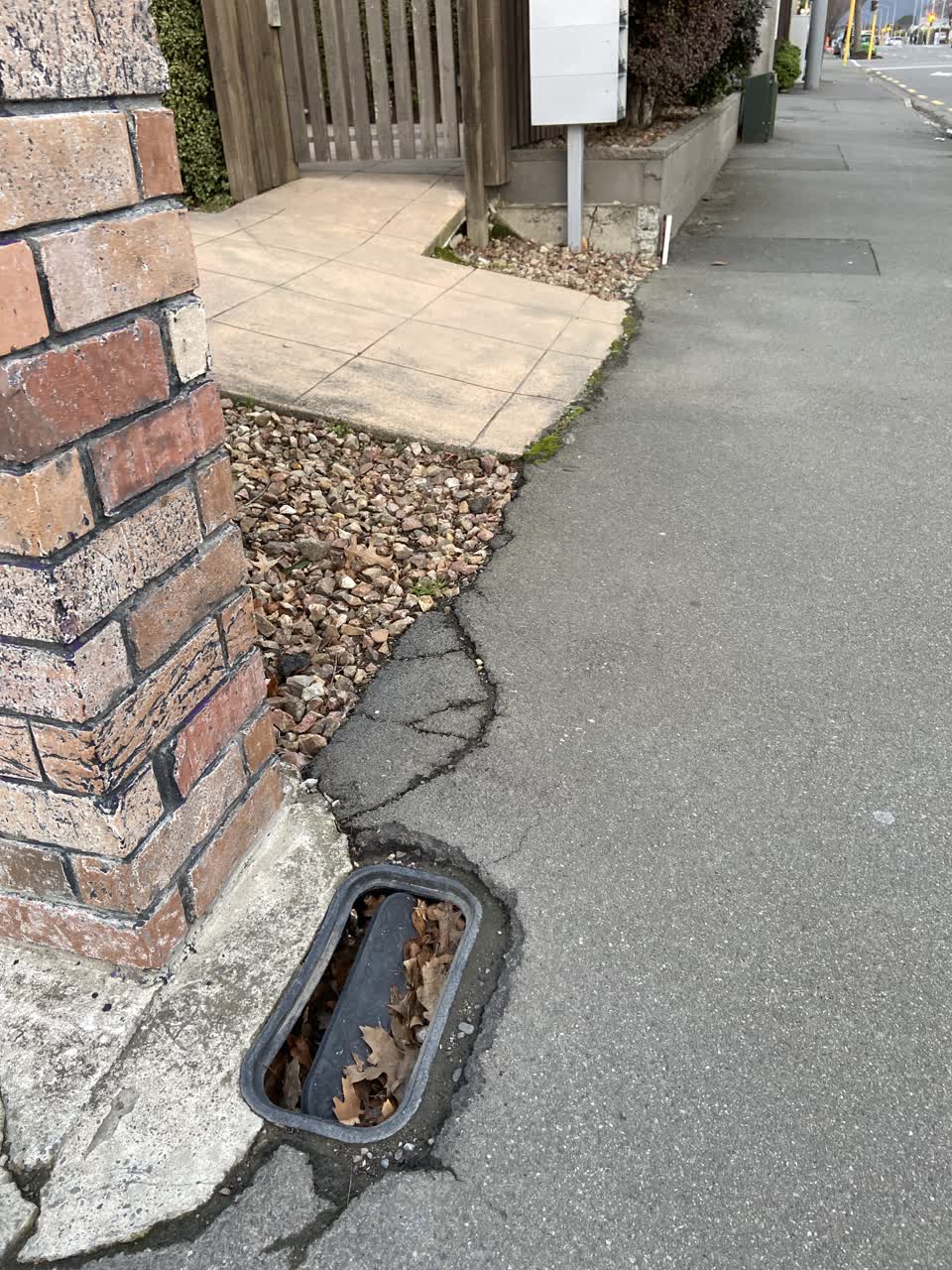 The photograph attached to this roading/streets report