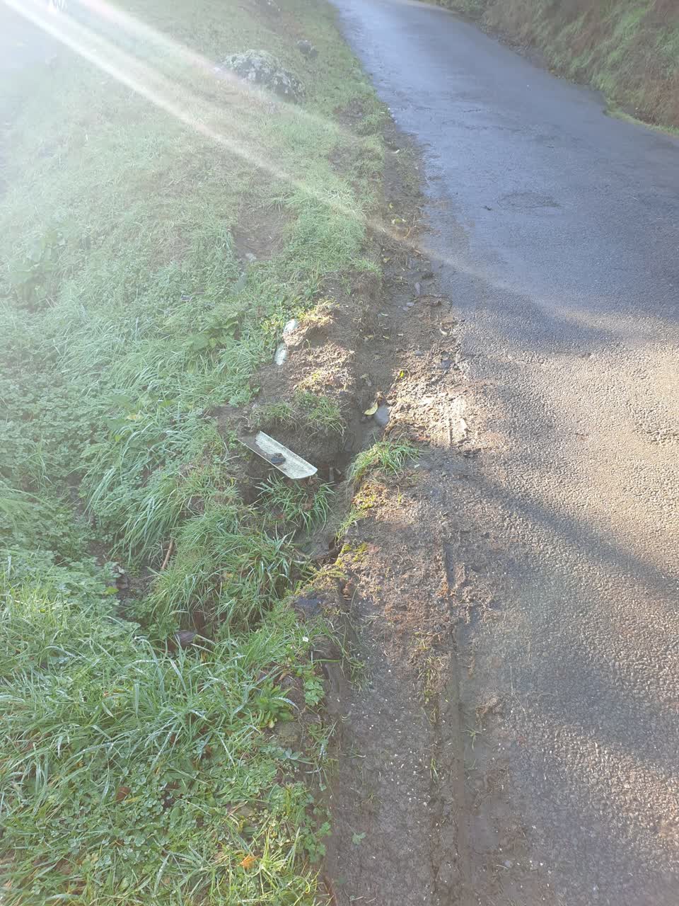 The photograph attached to this roading/streets report