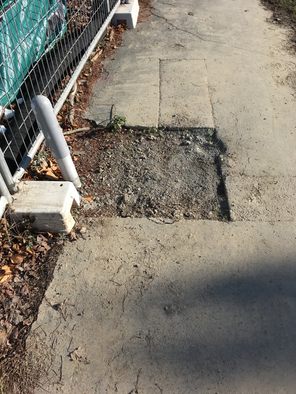 The photograph attached to this roading/streets report