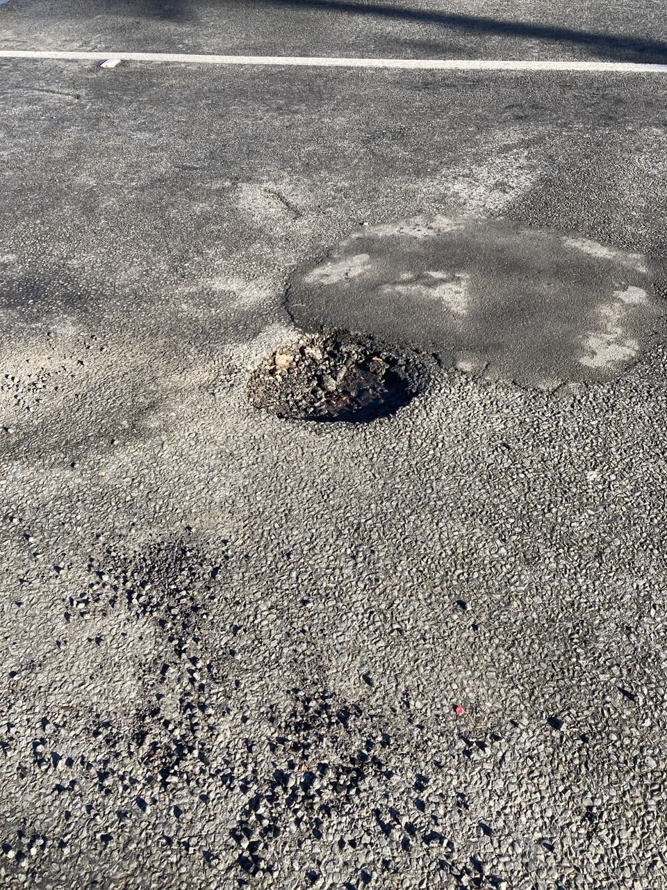 The photograph attached to this roading/streets report