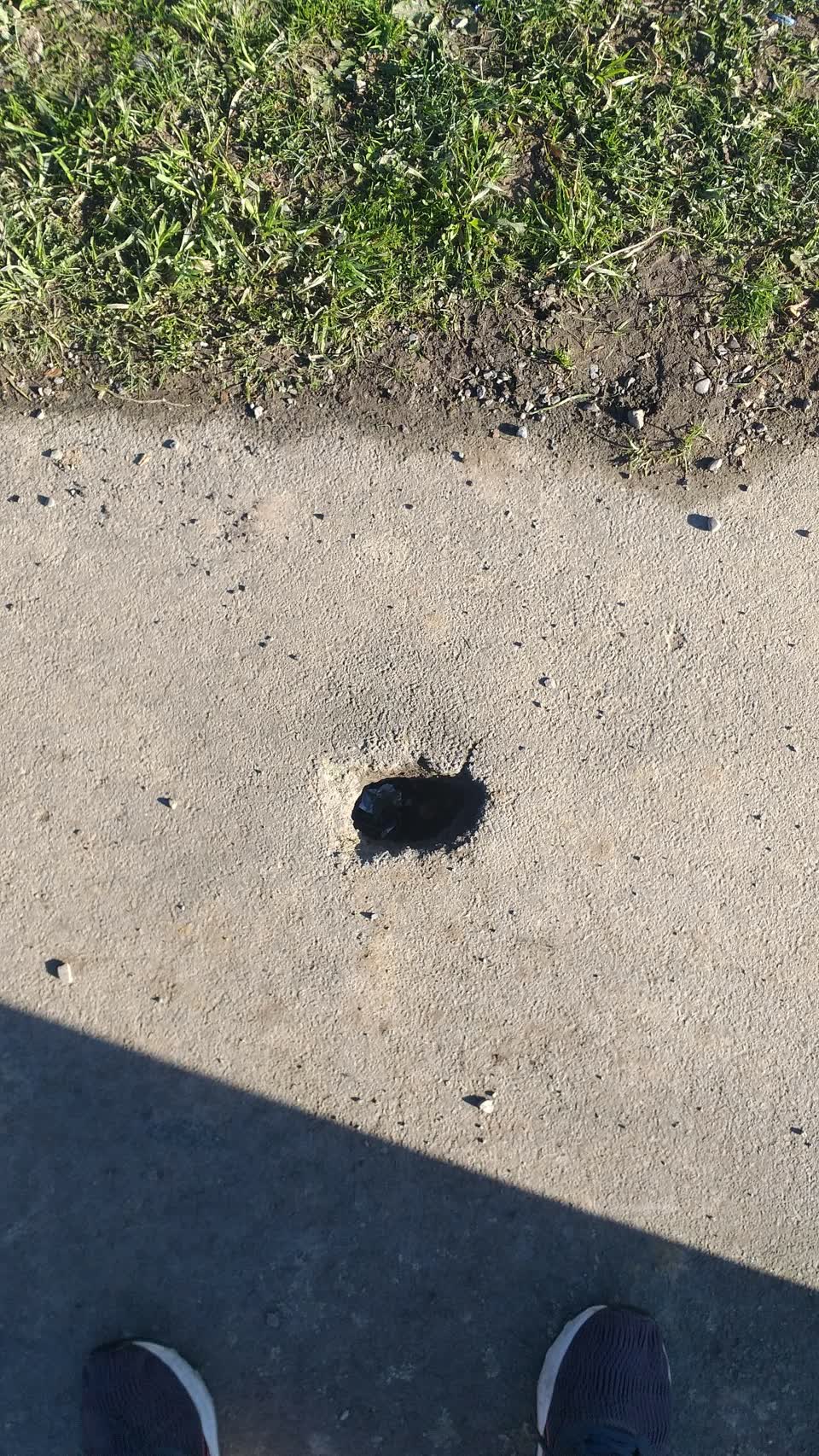 The photograph attached to this roading/streets report