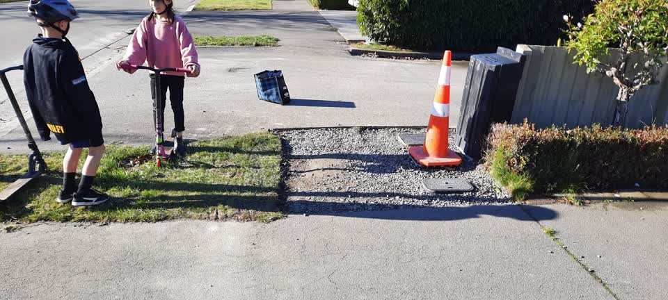 The photograph attached to this roading/streets report