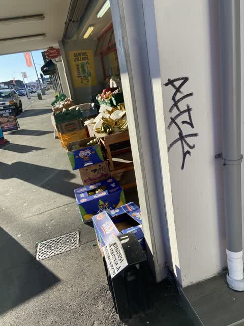 Graffiti, a report photo