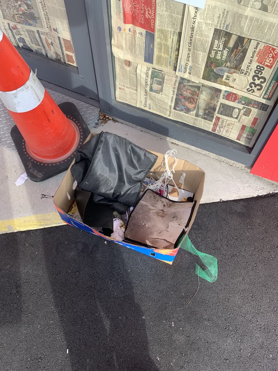 The photograph attached to this rubbish/recycling report