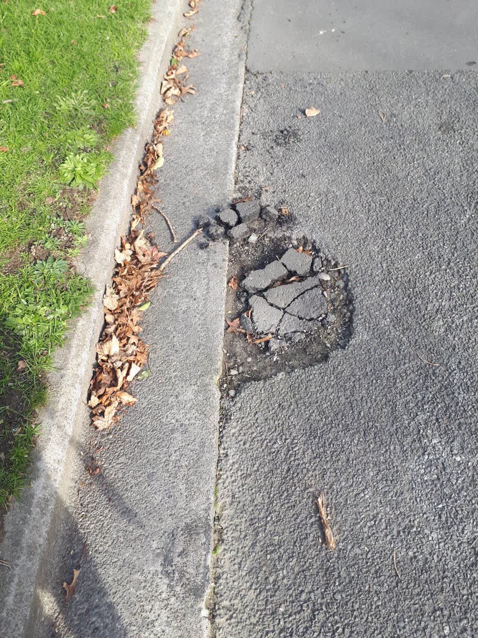The photograph attached to this roading/streets report