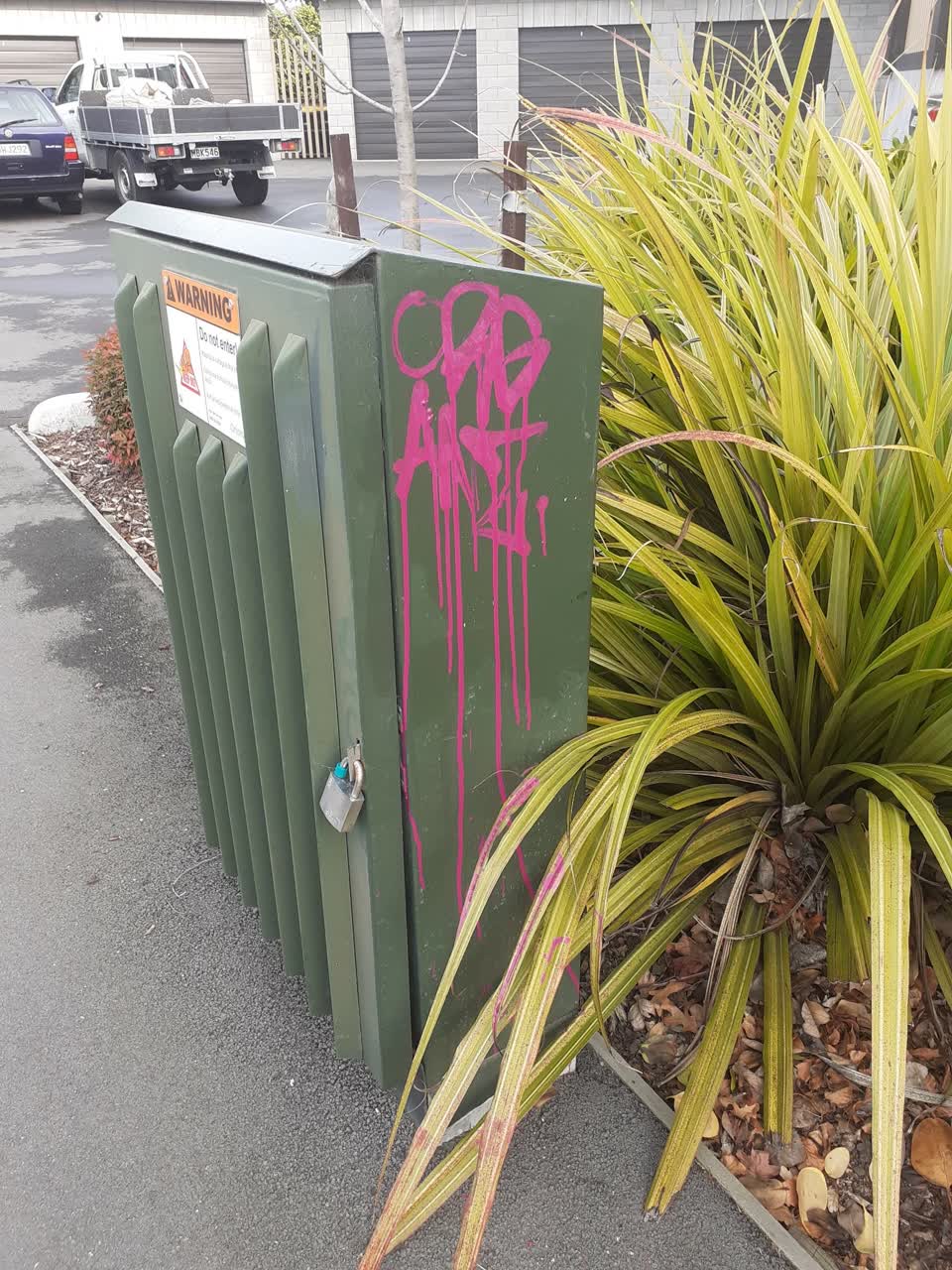 The photograph attached to this graffiti report