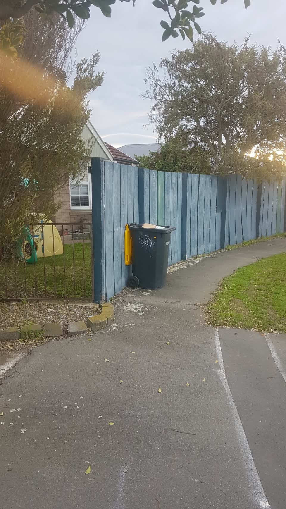 The photograph attached to this rubbish/recycling report
