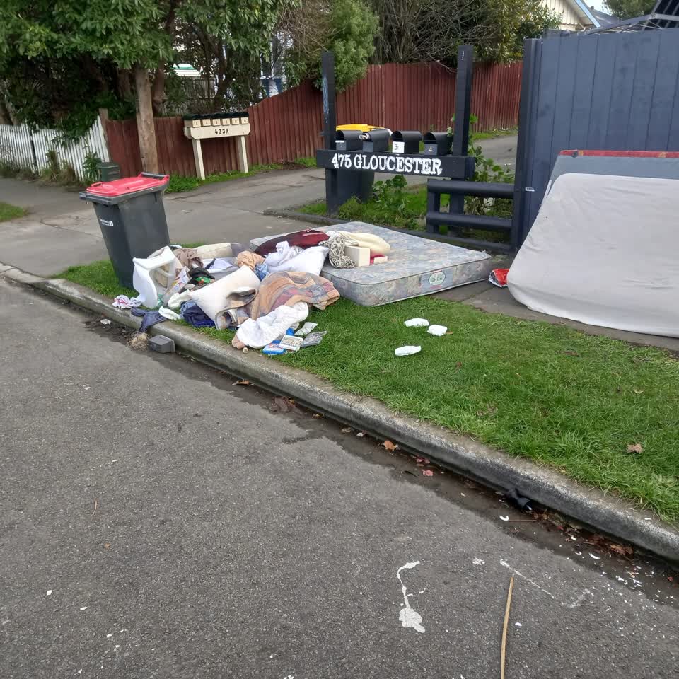 The photograph attached to this rubbish/recycling report