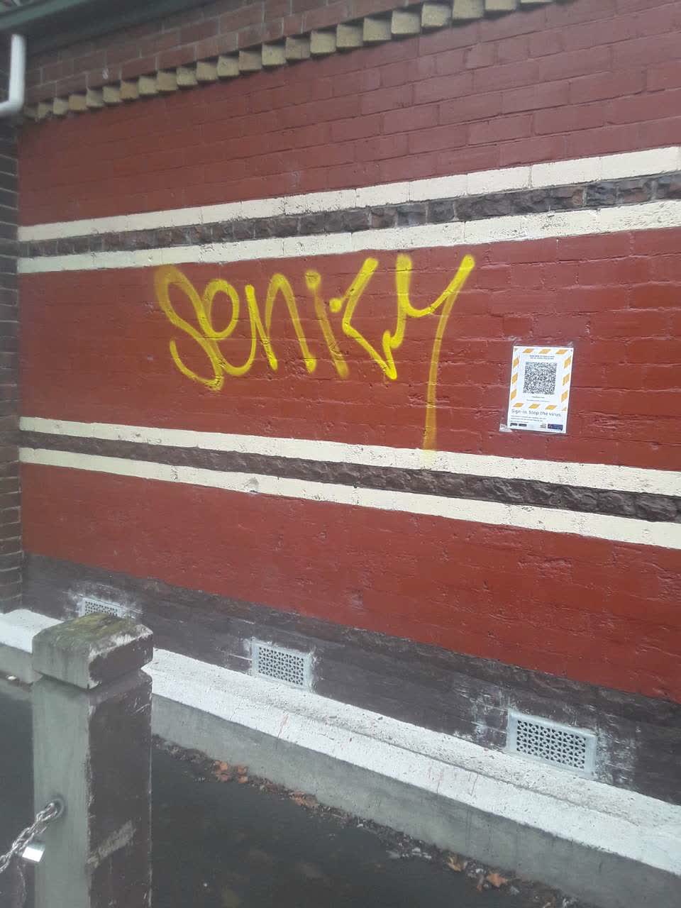 The photograph attached to this graffiti report