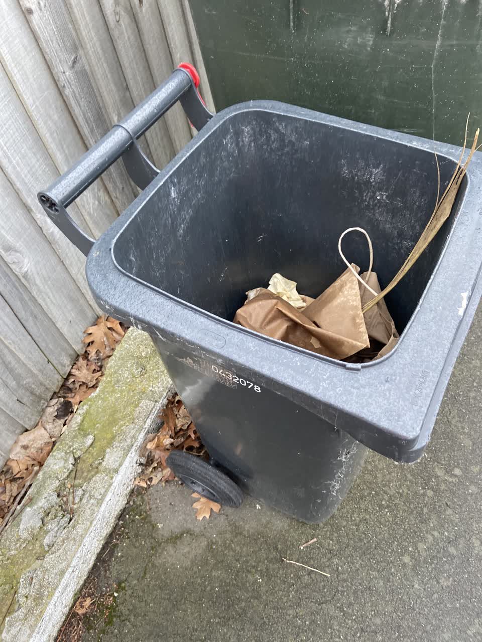 The photograph attached to this rubbish/recycling report