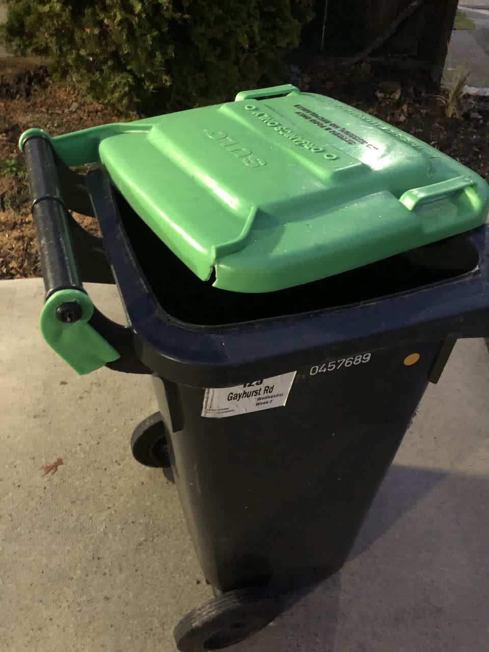 The photograph attached to this rubbish/recycling report
