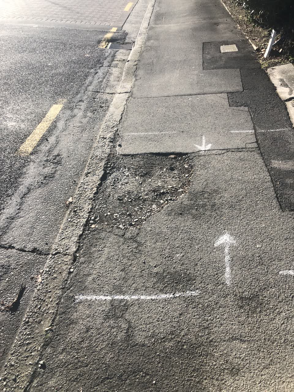 The photograph attached to this roading/streets report