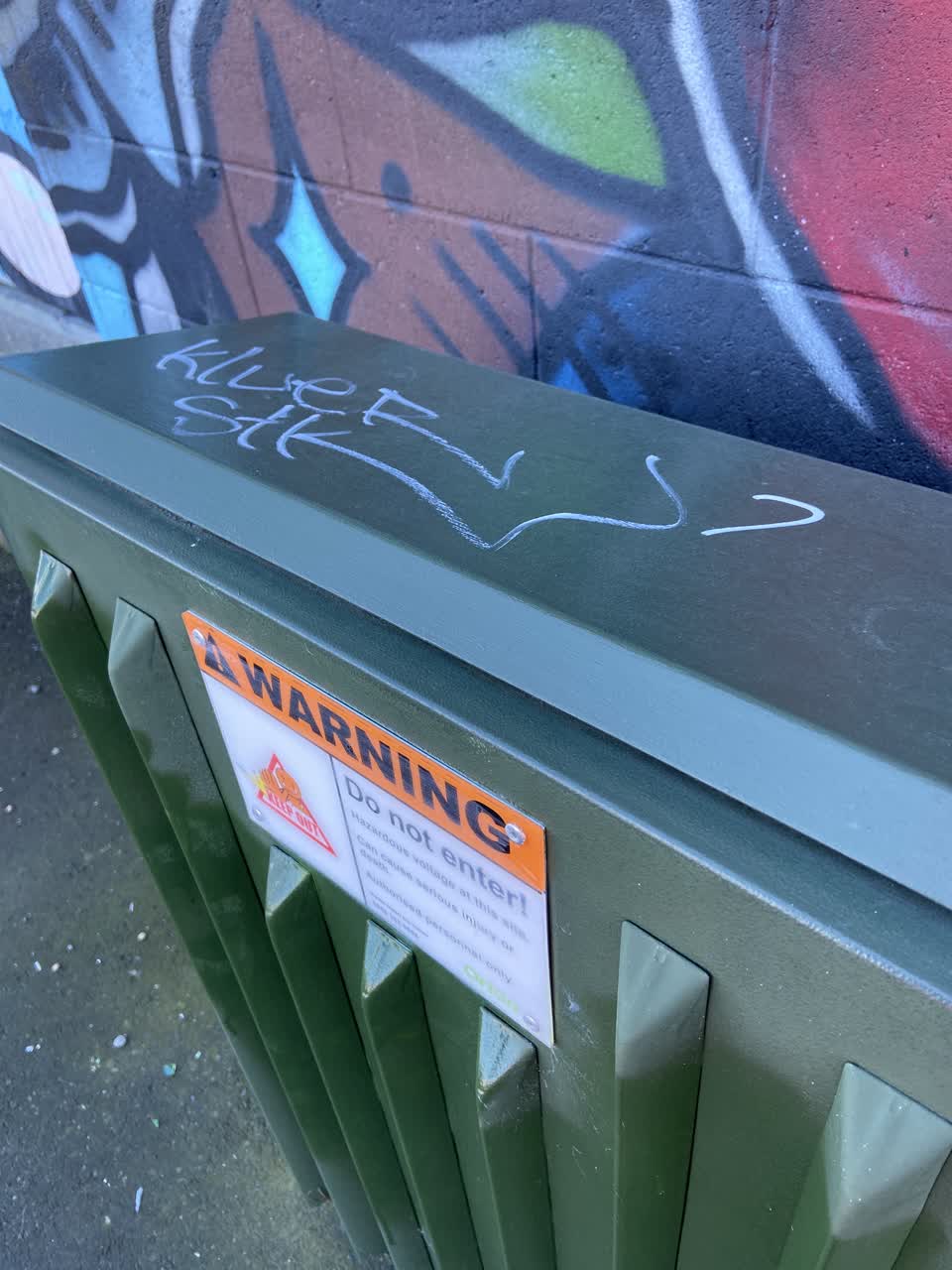 The photograph attached to this graffiti report