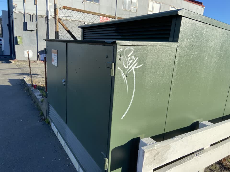The photograph attached to this graffiti report
