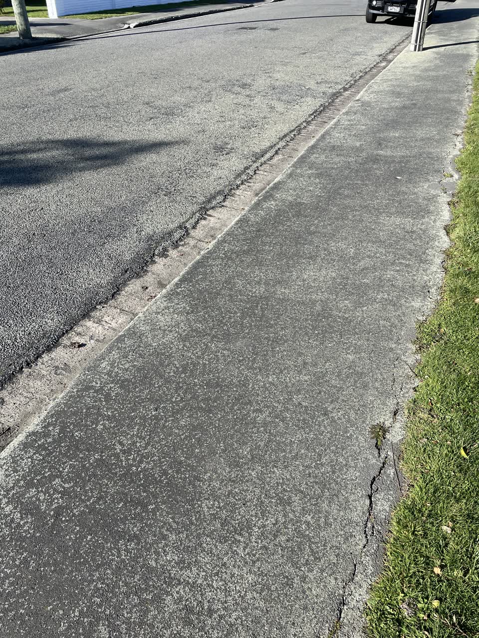 The photograph attached to this roading/streets report