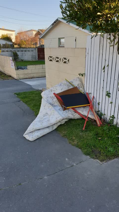Rubbish/Recycling, a report photo