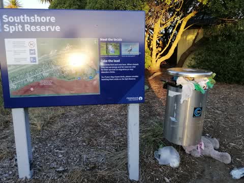 Rubbish/Recycling, a report photo
