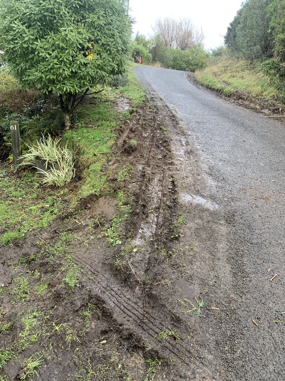 The photograph attached to this roading/streets report