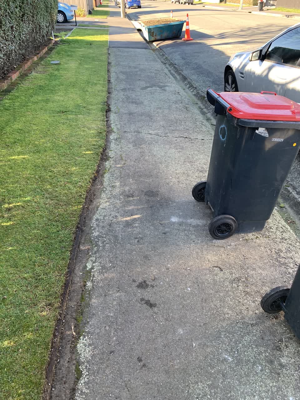 The photograph attached to this roading/streets report