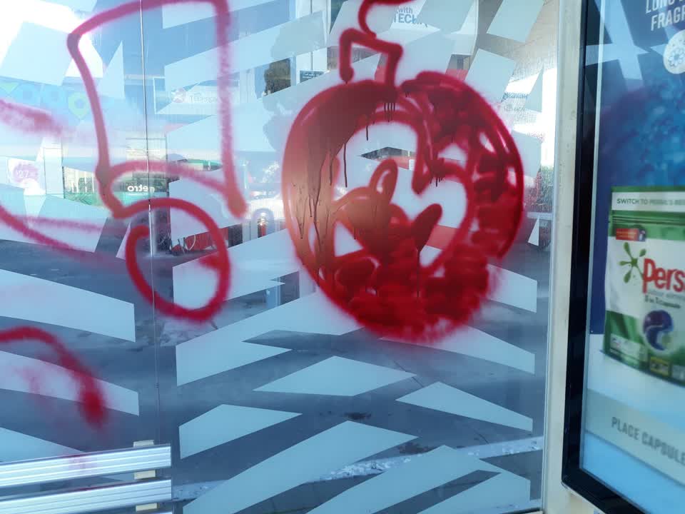 The photograph attached to this graffiti report
