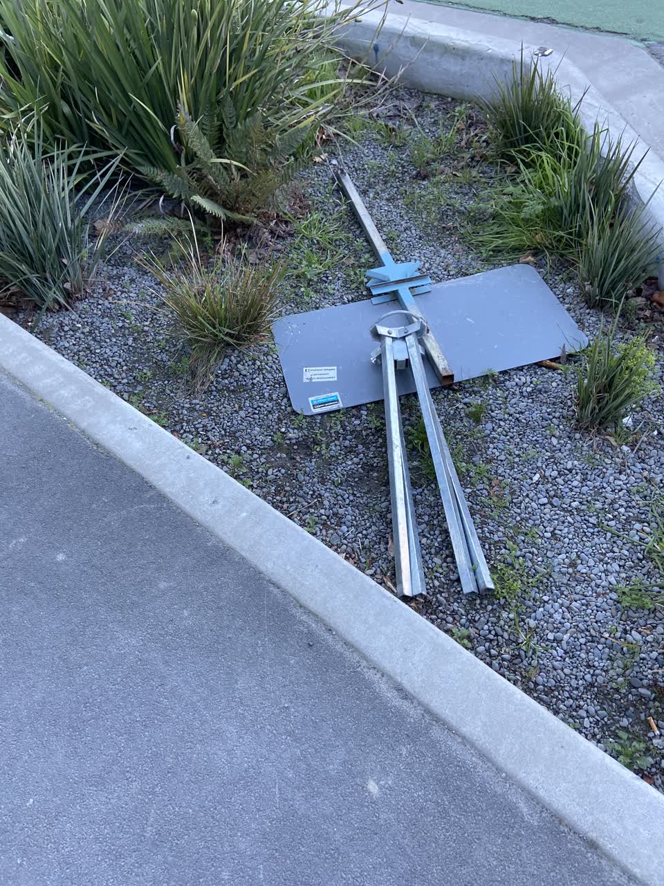 The photograph attached to this roading/streets report