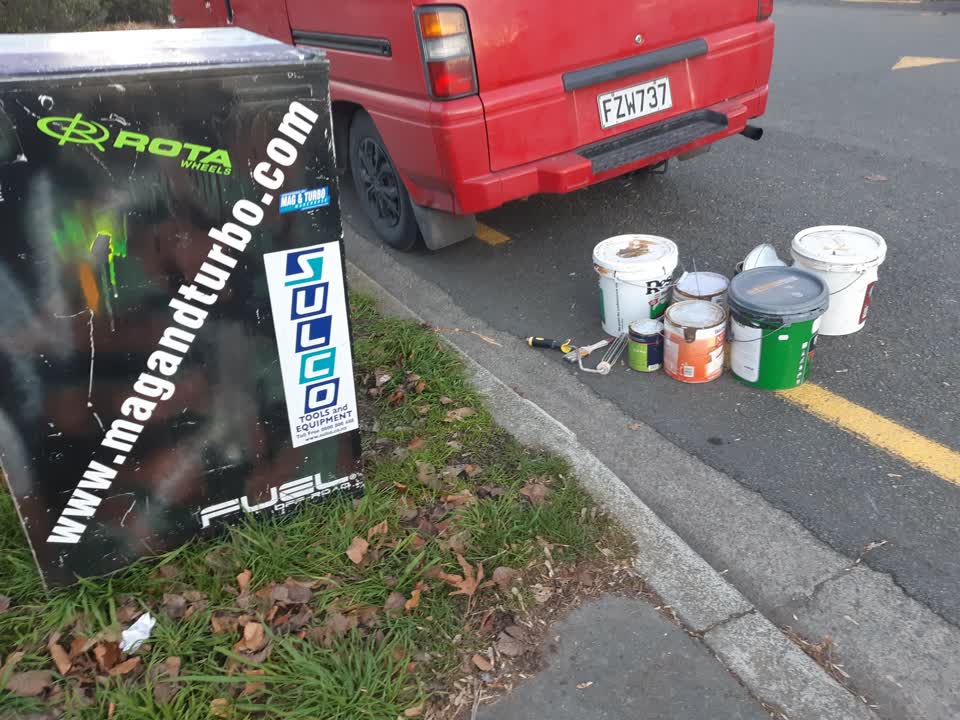 The photograph attached to this rubbish/recycling report