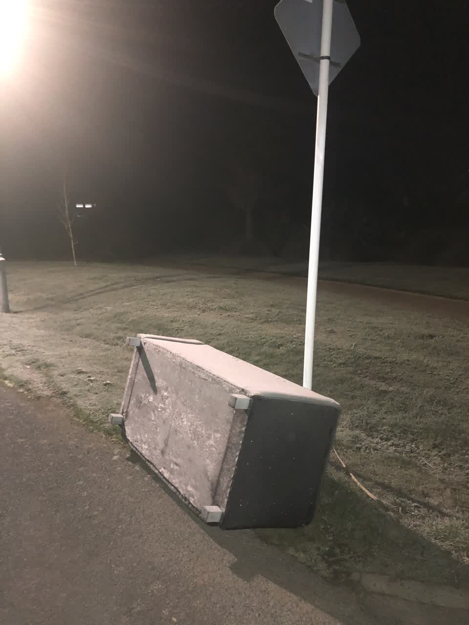 The photograph attached to this rubbish/recycling report