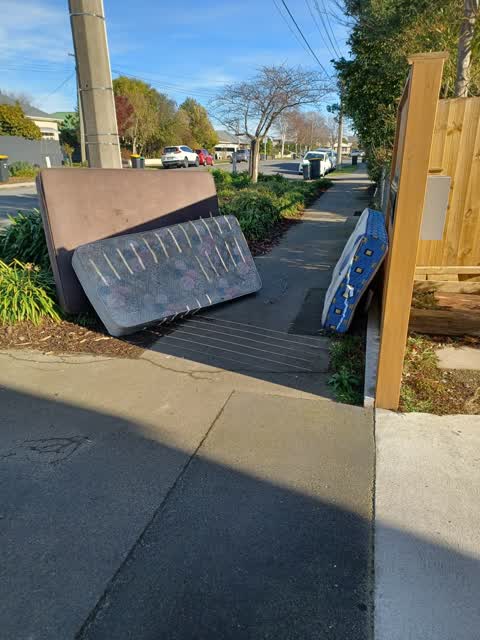 Rubbish/Recycling, a report photo
