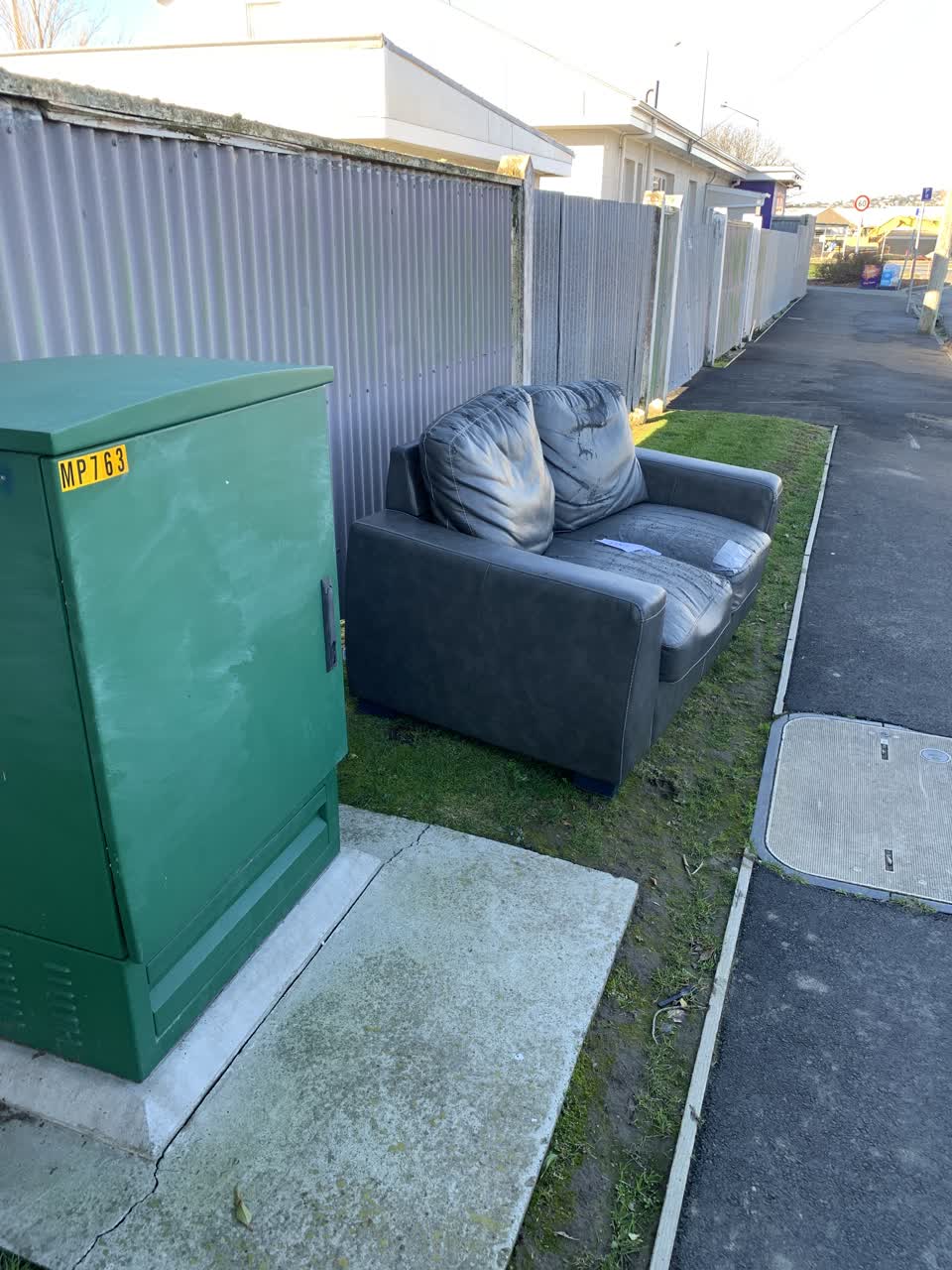 The photograph attached to this rubbish/recycling report