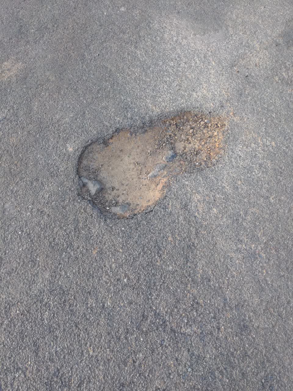 The photograph attached to this roading/streets report