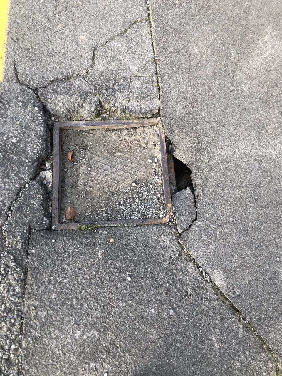 The photograph attached to this roading/streets report