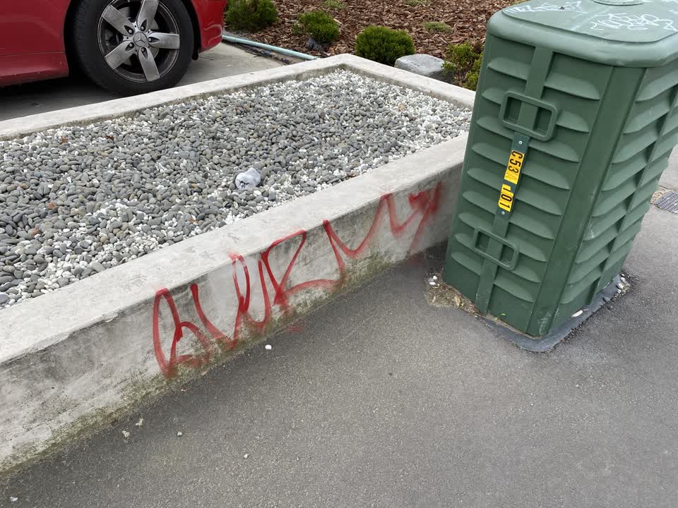 The photograph attached to this graffiti report