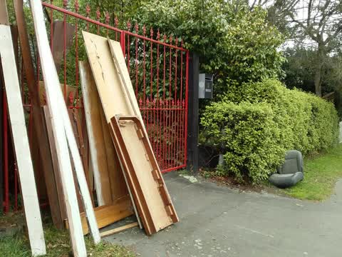 Rubbish/Recycling, a report photo