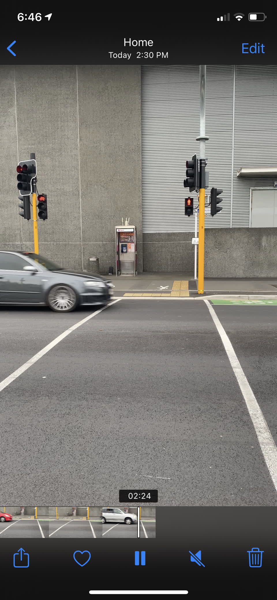The photograph attached to this roading/streets report