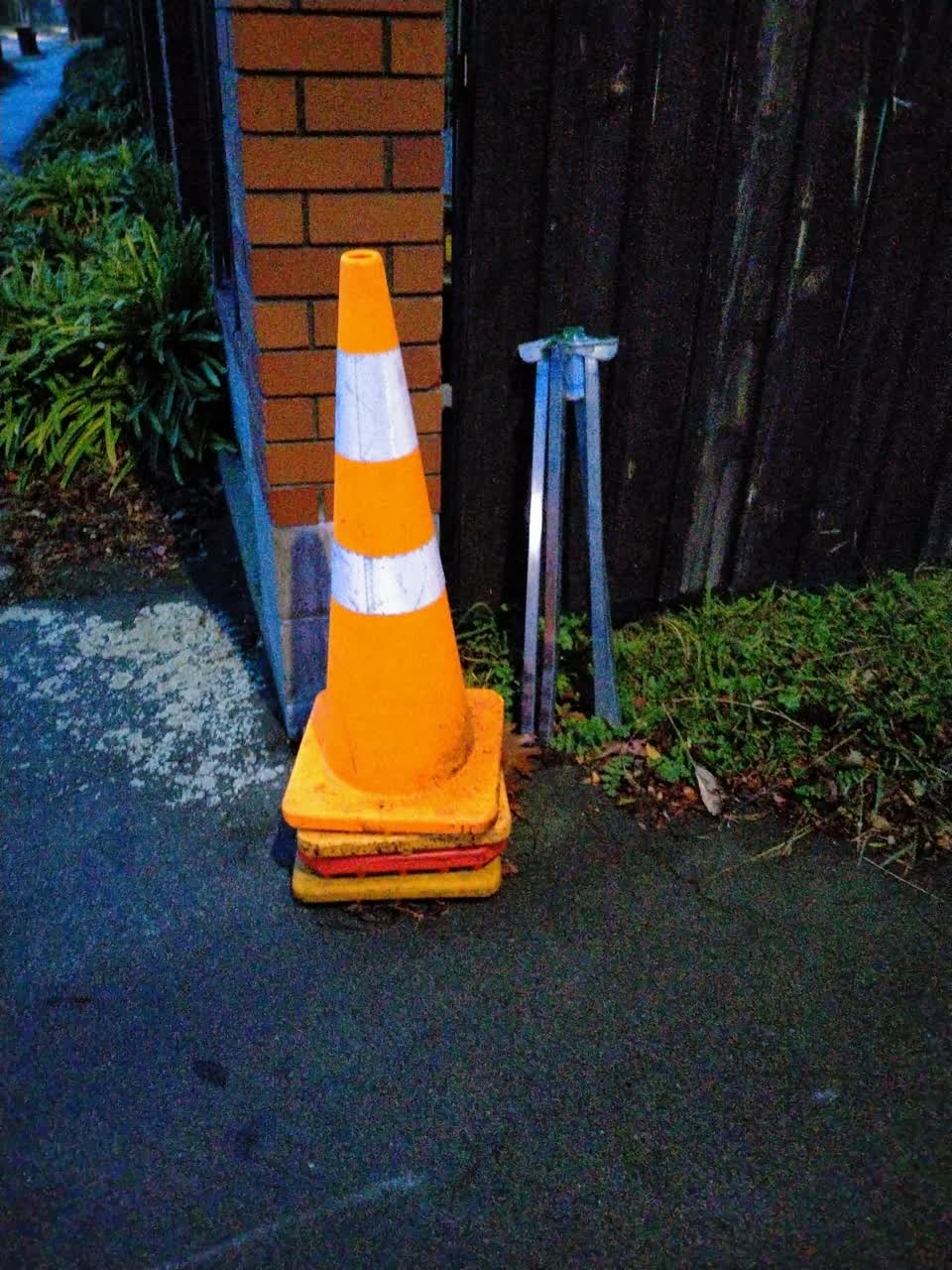 The photograph attached to this roading/streets report